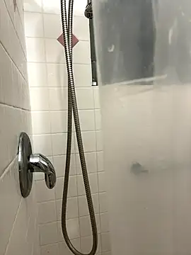 Snapshot of crashnasty chatting on 09/23/25, 03:31 crashnasty online show from 09/23/25, 03:31