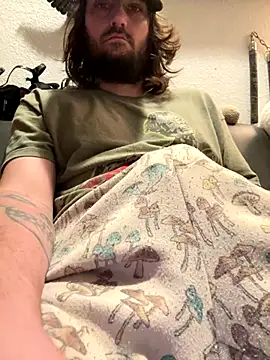 Snapshot of crashnasty chatting on 10/09/25, 03:37 crashnasty online show from 10/09/25, 03:37