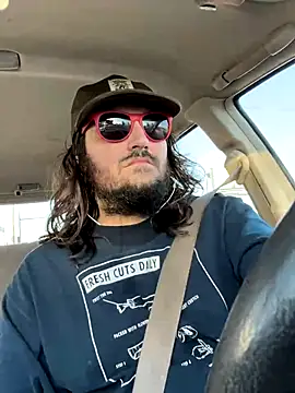 Snapshot of crashnasty chatting on 10/11/25, 12:21 crashnasty online show from 10/11/25, 12:21