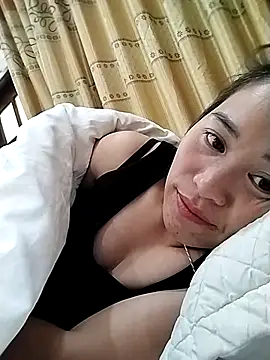 tuyetnhi-00 online show from 11/02/25, 04:15