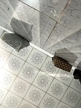 Tiffany-yy online show from 10/17/25, 06:27