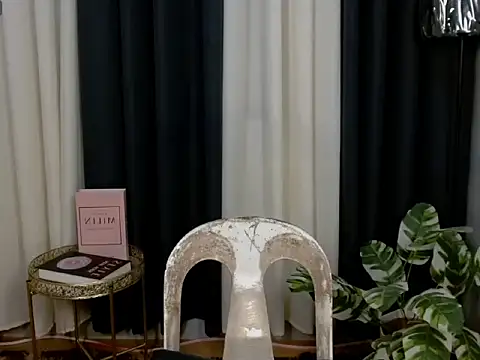 Snapshot of Kiethmadison_Miller chatting on 09/14/25, 08:46 Kiethmadison Miller online show from 09/14/25, 08:46