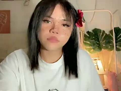 Snapshot of Sassy_lenarxx chatting on 06/29/26, 05:03 Sassy lenarxx online show from 06/29/26, 05:03