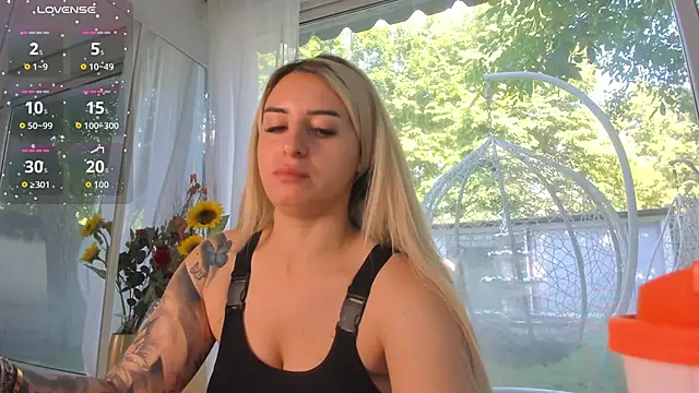 Ella Vee online show from 06/11/26, 06:22