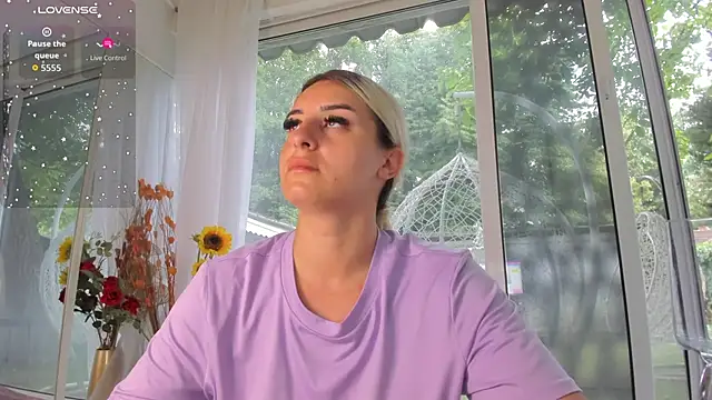 Ella Vee online show from 06/23/26, 05:49