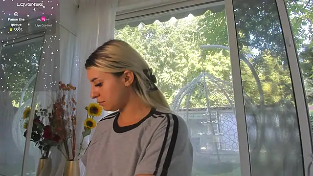 Ella Vee online show from 06/27/26, 06:40