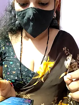 luci-queen online show from 10/07/25, 03:36