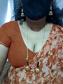 luci-queen online show from 04/20/26, 07:55