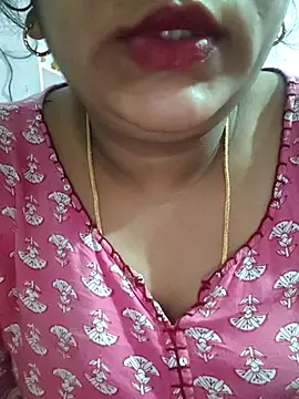 luci-queen online show from 04/21/26, 07:17