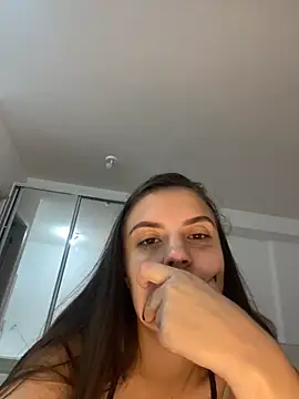 Snapshot of gaucha5 chatting on 09/10/25, 03:23 gaucha5 online show from 09/10/25, 03:23