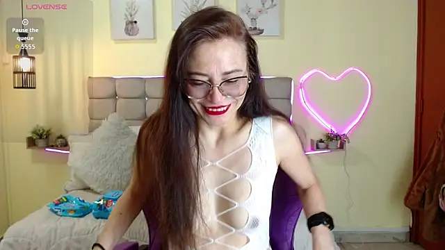  naomi s online show from 06/15/26, 01:46
