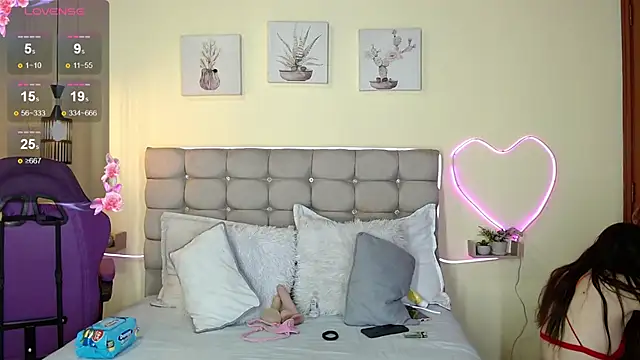  naomi s online show from 06/26/26, 01:48