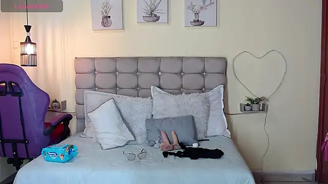  naomi s online show from 06/27/26, 01:17