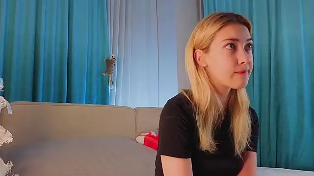 Snapshot of AngelicRice chatting on 12/21/25, 11:17 AngelicRice online show from 12/21/25, 11:17