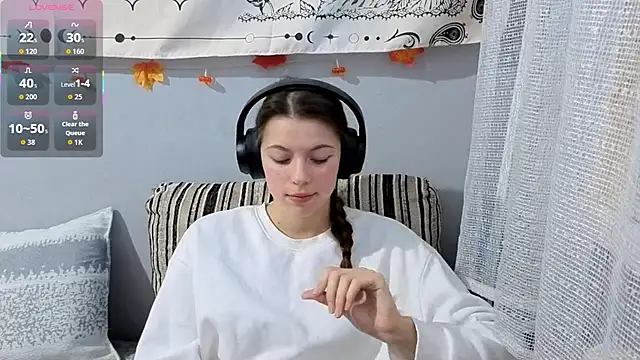 CutieAnny online show from 12/16/25, 04:28