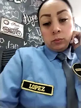 Snapshot of CRISTAL__11 chatting on 10/22/25, 01:33 CRISTAL 11 online show from 10/22/25, 01:33