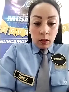 Snapshot of CRISTAL__11 chatting on 11/15/25, 01:51 CRISTAL 11 online show from 11/15/25, 01:51