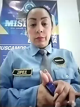 Snapshot of CRISTAL__11 chatting on 11/19/25, 01:22 CRISTAL 11 online show from 11/19/25, 01:22