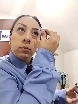 Snapshot of CRISTAL__11 chatting on 12/05/25, 12:58 CRISTAL 11 online show from 12/05/25, 12:58