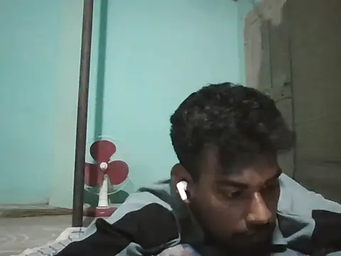 Snapshot of Tamilgud23 chatting on 05/29/26, 12:52 Tamilgud23 online show from 05/29/26, 12:52