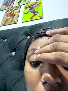 zaracollins01 online show from 10/25/25, 12:34