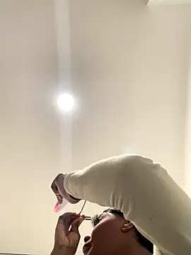 zaracollins01 online show from 11/10/25, 02:05