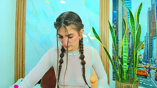 Dafne castro  online show from 06/10/26, 07:35