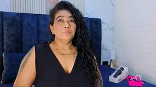 yunkeyc online show from 11/06/25, 02:01