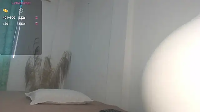 Snapshot of Aprill18_ chatting on 11/10/25, 01:10 Aprill18 online show from 11/10/25, 01:10