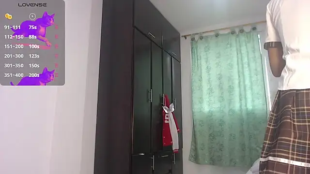 Snapshot of Aprill18_ chatting on 11/15/25, 01:29 Aprill18 online show from 11/15/25, 01:29