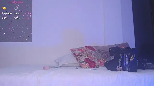 Snapshot of Aprill18_ chatting on 12/15/25, 01:59 Aprill18 online show from 12/15/25, 01:59