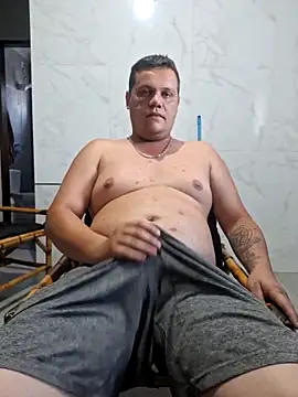 Snapshot of coisasdecasal2727 chatting on 11/12/25, 08:48 coisasdecasal2727 online show from 11/12/25, 08:48