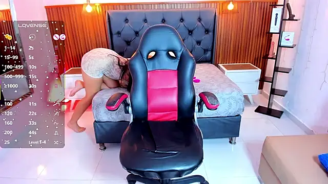 Snapshot of ladymercury1 chatting on 01/06/26, 07:17 ladymercury1 online show from 01/06/26, 07:17