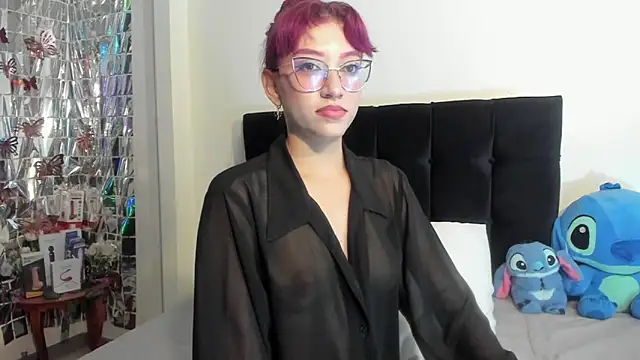 Snapshot of sophia_arevalo chatting on 05/09/26, 01:44 sophia arevalo online show from 05/09/26, 01:44