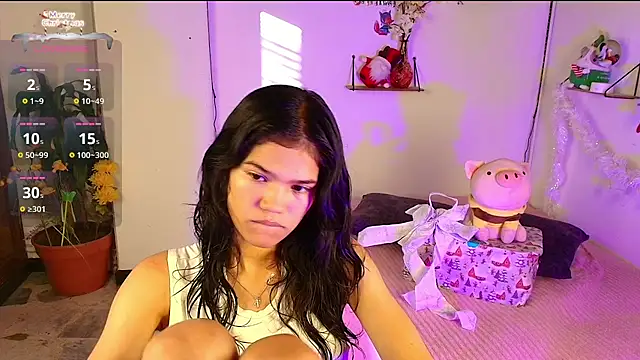 emycarver09 online show from 11/22/25, 11:42