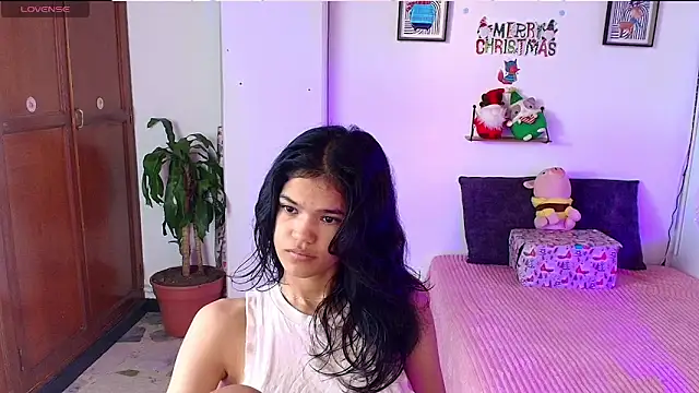 emycarver09 online show from 12/14/25, 11:48