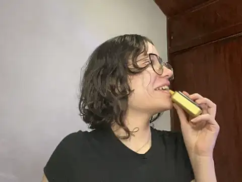 Snapshot of sukubo__ chatting on 12/14/25, 05:13 sukubo online show from 12/14/25, 05:13