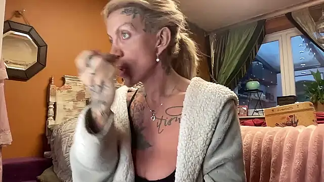 xl uk top trans online show from 01/13/26, 09:03