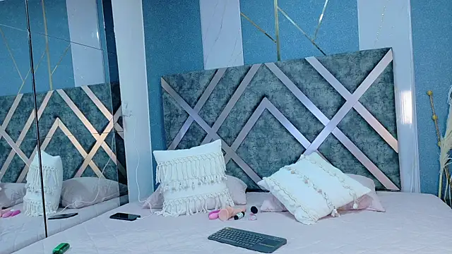 AteneaCox online show from 10/02/25, 05:03