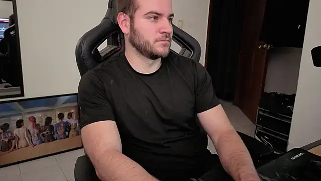 Snapshot of Paul00474 chatting on 09/18/25, 03:25 Paul00474 online show from 09/18/25, 03:25