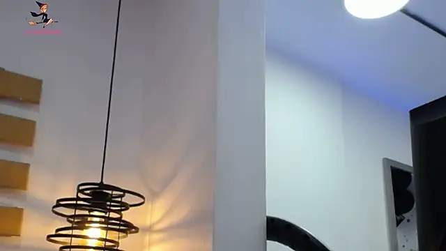 ArianaSantana online show from 10/31/25, 01:12