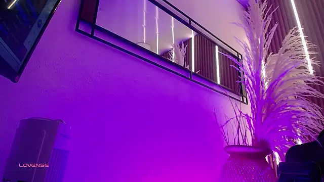 ArianaSantana online show from 11/12/25, 12:49