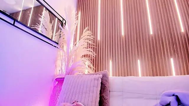 ArianaSantana online show from 12/13/25, 07:53