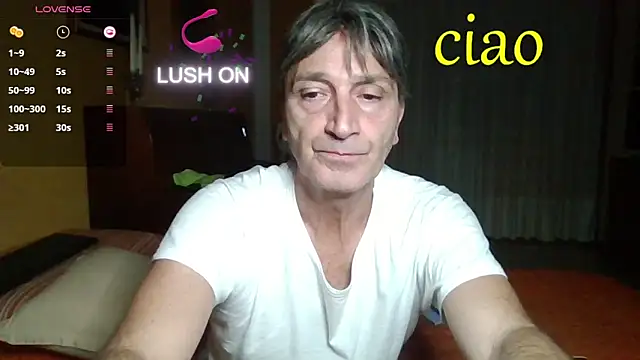 Snapshot of lattediyak chatting on 10/26/25, 01:11 lattediyak online show from 10/26/25, 01:11