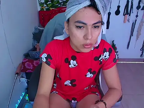 Snapshot of missblu chatting on 02/19/26, 05:42 missblu online show from 02/19/26, 05:42