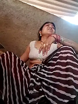 Snapshot of Rashili_jaan chatting on 11/08/25, 03:39 Rashili jaan online show from 11/08/25, 03:39