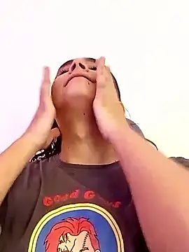 Snapshot of La-Gatatrans chatting on 10/05/25, 08:29 La-Gatatrans online show from 10/05/25, 08:29