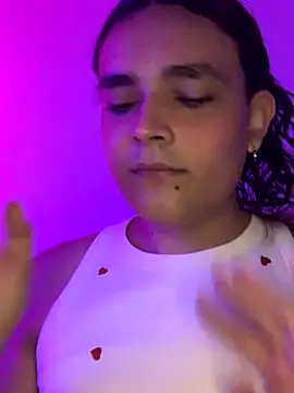 Snapshot of La-Gatatrans chatting on 10/06/25, 12:02 La-Gatatrans online show from 10/06/25, 12:02