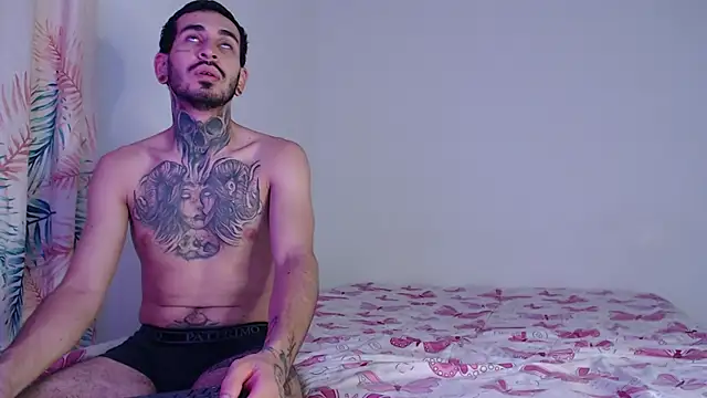 Tyler2y luna online show from 11/06/25, 03:40