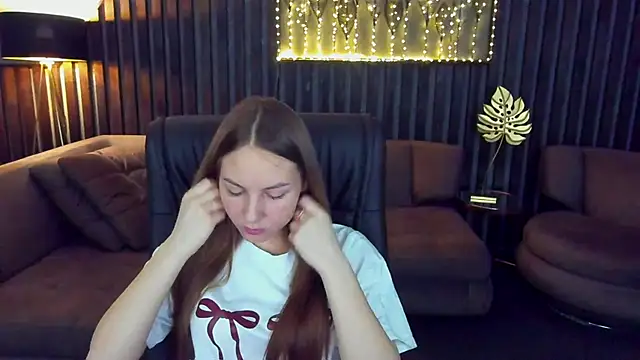 MilaAddams online show from 06/28/26, 06:03